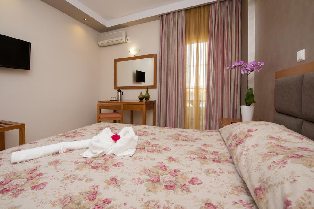 לימנאס Hotel Aethria מראה חיצוני תמונה
